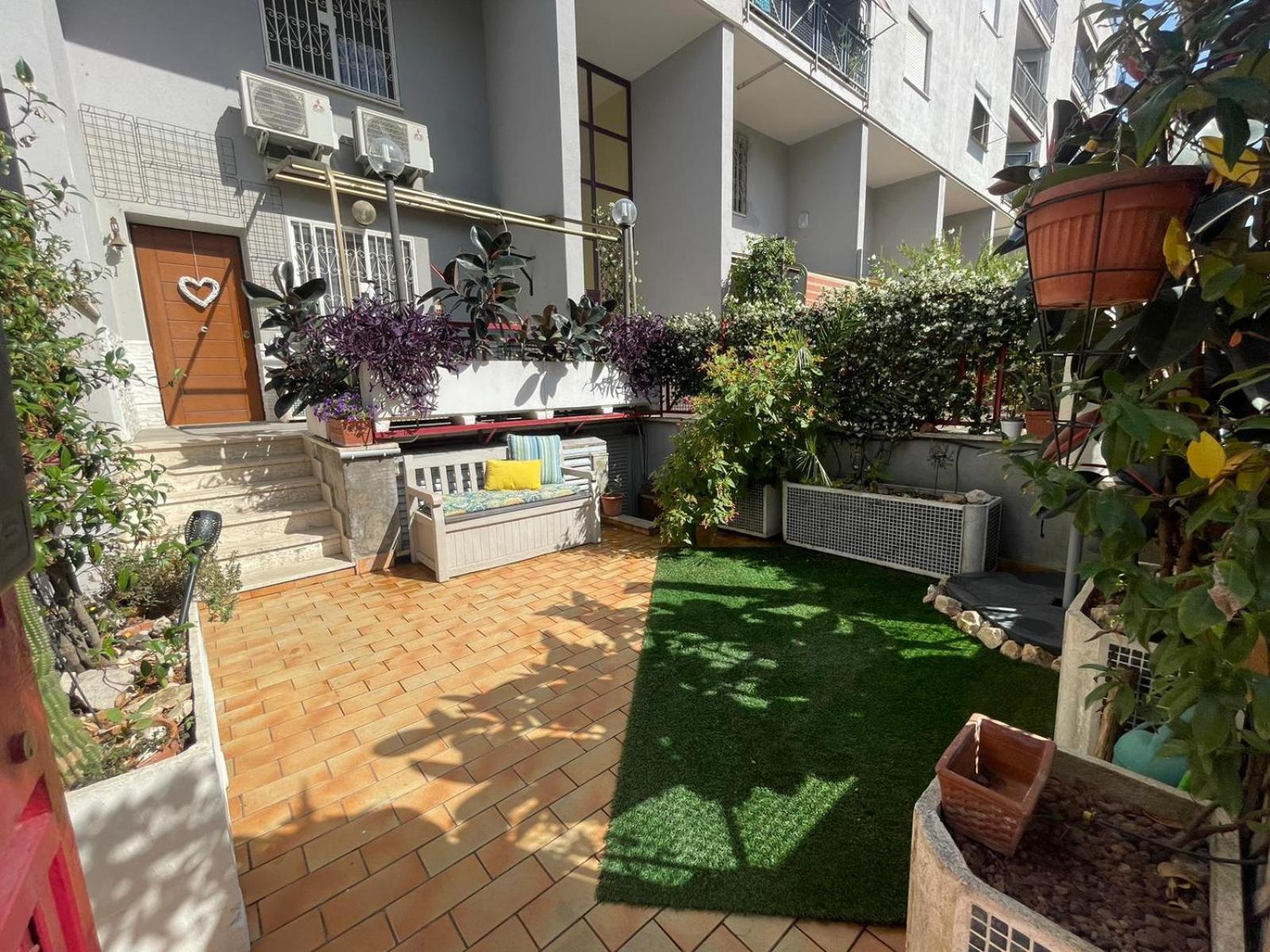 Intero Appartamento Con Giardino E Parcheggio Rome Extérieur photo