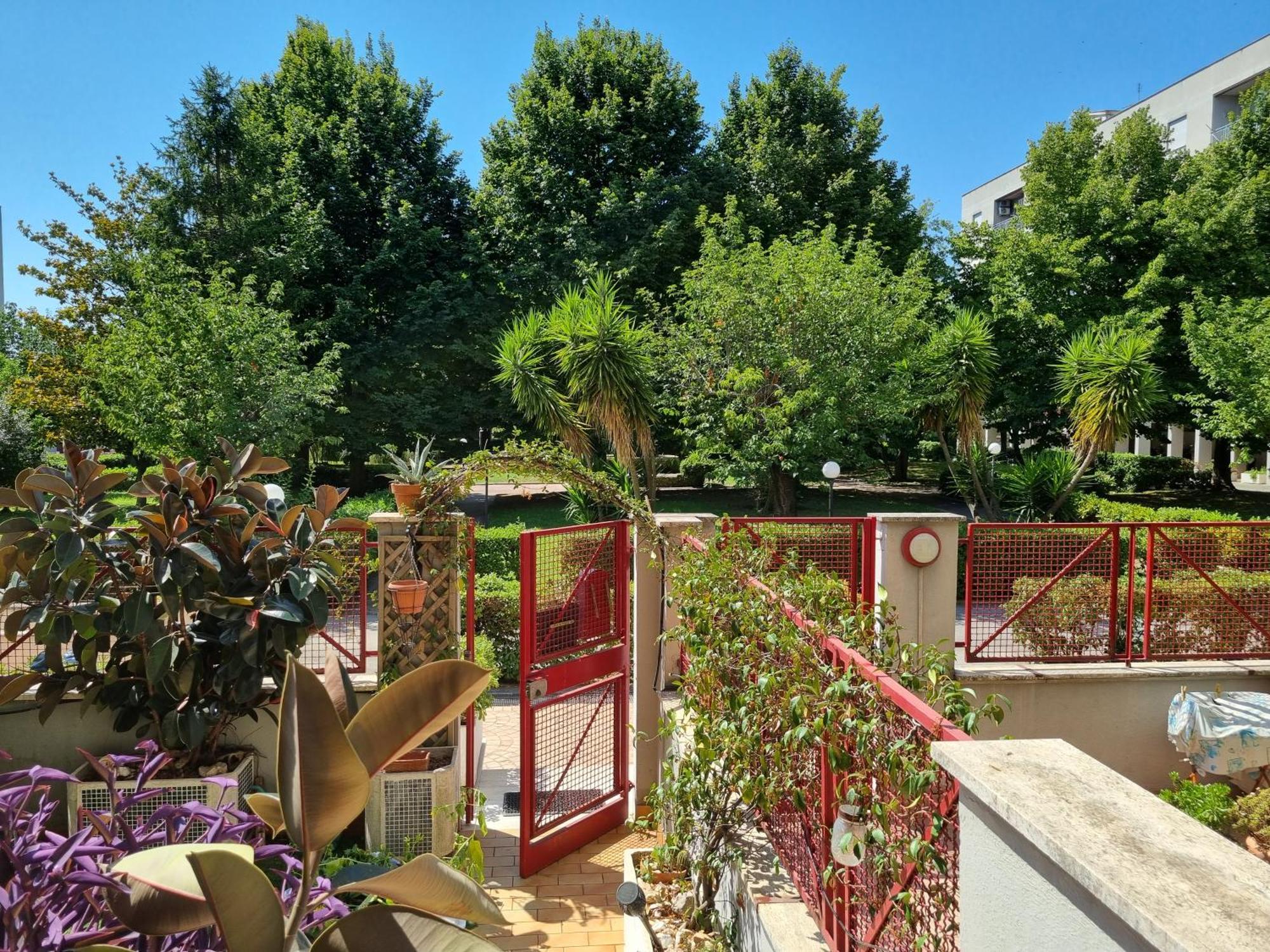 Intero Appartamento Con Giardino E Parcheggio Rome Extérieur photo