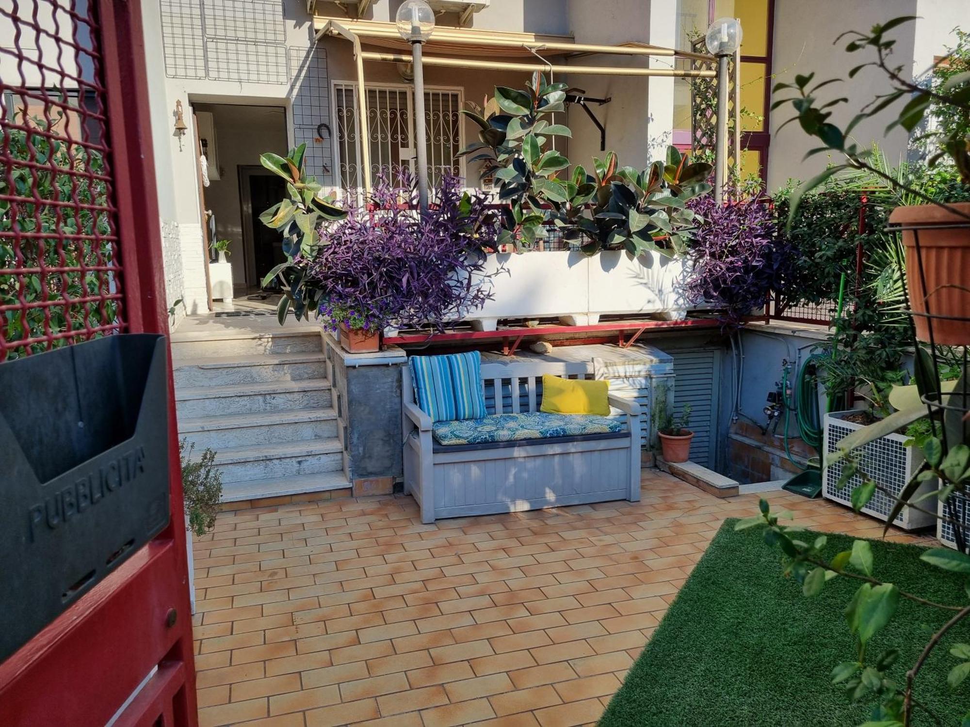 Intero Appartamento Con Giardino E Parcheggio Rome Extérieur photo